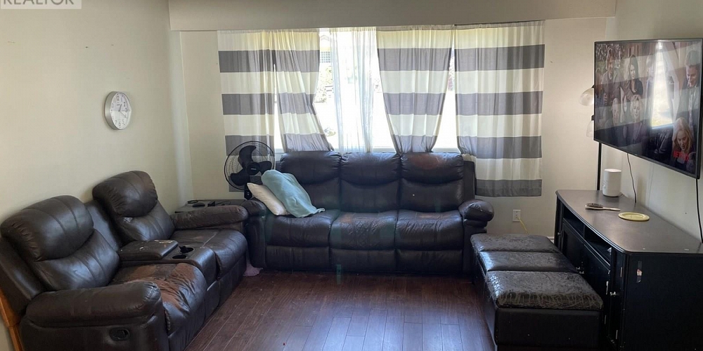 2 4809 HALLIWELL AVENUE Terrace Photo 3 2 4809 HALLIWELL AVENUE Terrace Photo 3